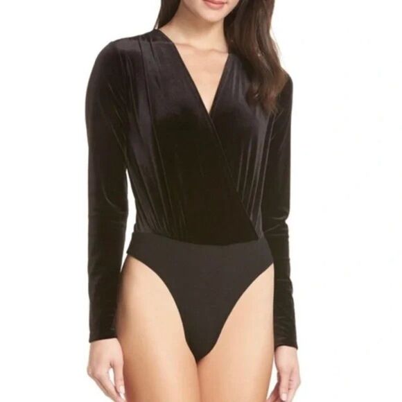 Chelsea28 Long Sleeve Velvet Bodysuit size XS in Black - Picture 1 of 12